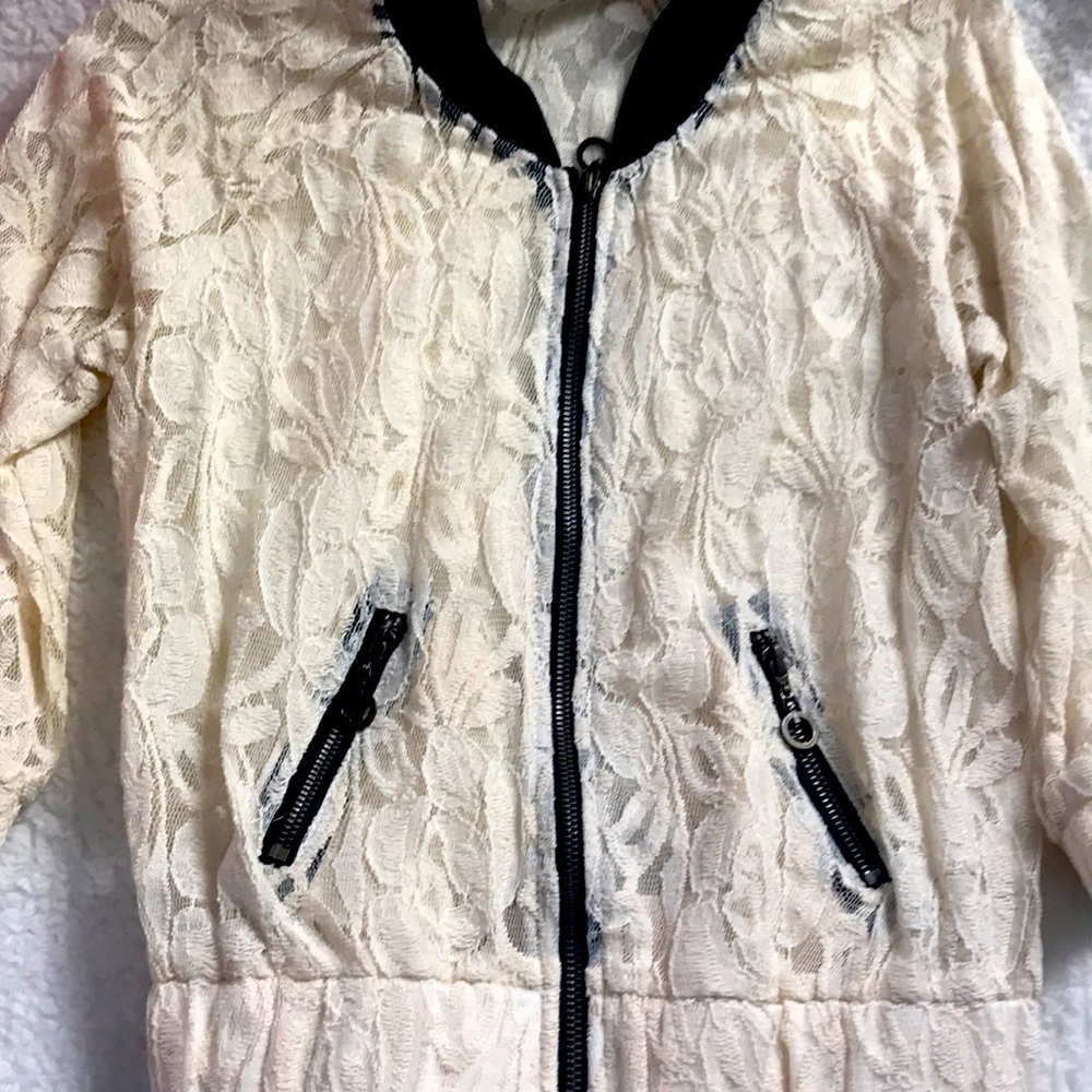 Beige lace jacket size XS